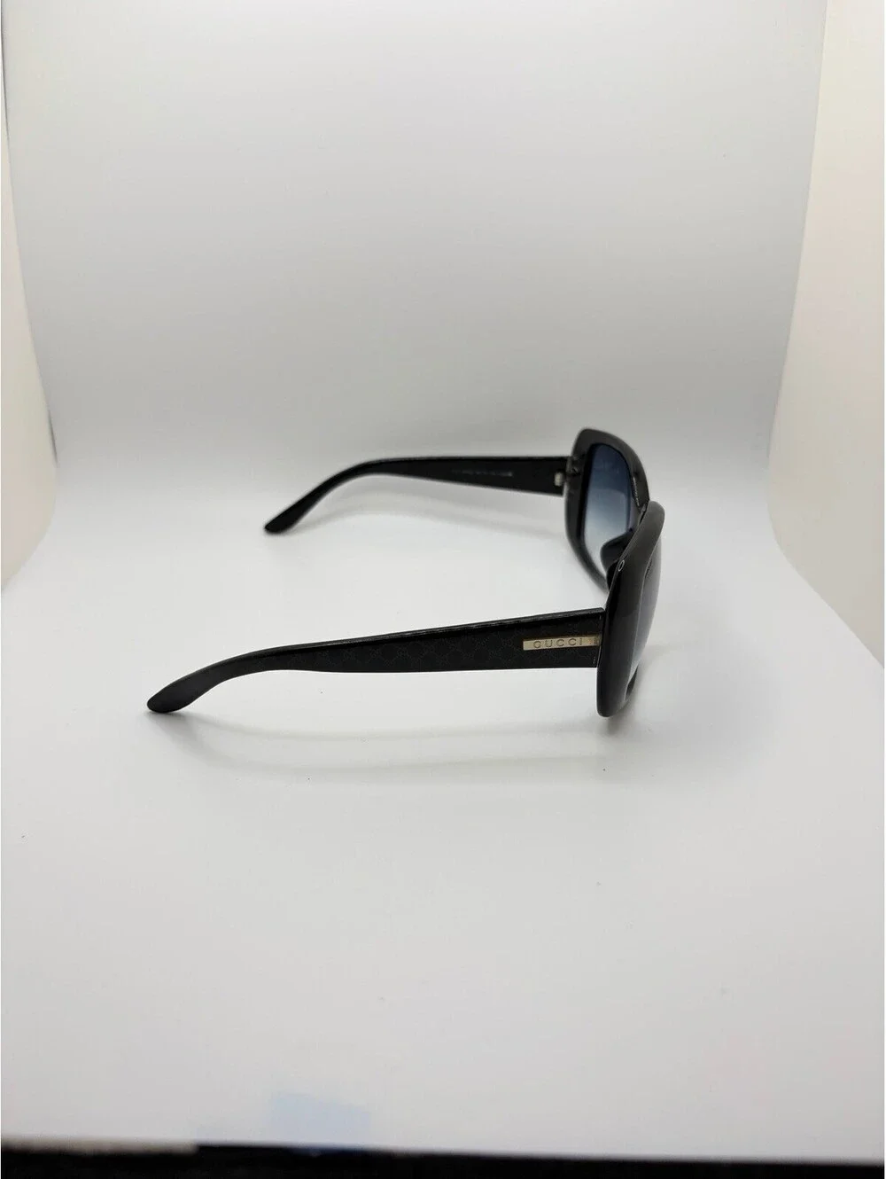 Gucci product pair